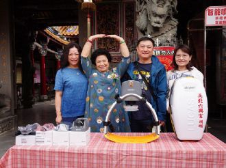 溪北六興宮捐贈新港分隊自動心肺復甦機