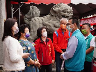 溪北六興宮捐贈新港分隊自動心肺復甦機