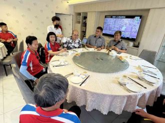 第四天：午餐響宴強記海鮮酒家~慈念堂鄭明德堂主、葉孫寧會長熱烈歡迎接待。