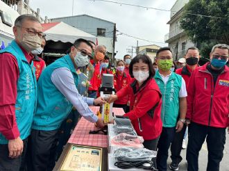 溪北六興宮捐贈新港分隊自動心肺復甦機