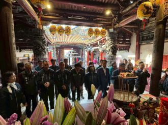 115年2月18日初二縣長至六興宮發紅包