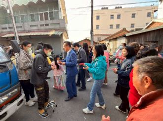 115年2月18日初二縣長至六興宮發紅包