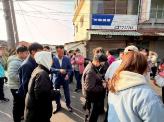 115年2月18日初二縣長至六興宮發紅包