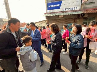 115年2月18日初二縣長至六興宮發紅包