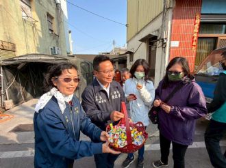 115年2月18日初二縣長至六興宮發紅包