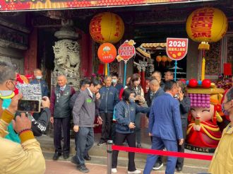 115年2月18日初二縣長至六興宮發紅包