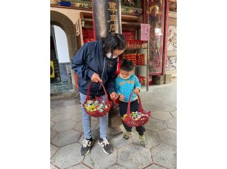 115年2月18日初二縣長至六興宮發紅包