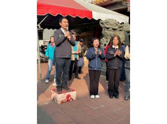 115年2月18日初二縣長至六興宮發紅包