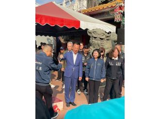115年2月18日初二縣長至六興宮發紅包