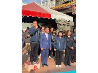 115年2月18日初二縣長至六興宮發紅包