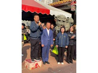 115年2月18日初二縣長至六興宮發紅包