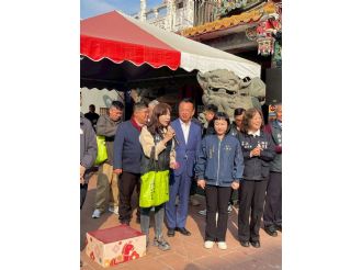 115年2月18日初二縣長至六興宮發紅包