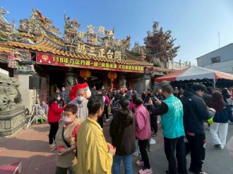 115年2月18日初二縣長至六興宮發紅包