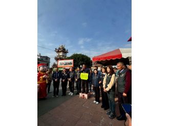 115年2月18日初二縣長至六興宮發紅包