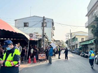 115年2月18日初二縣長至六興宮發紅包