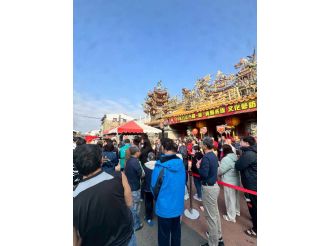 115年2月18日初二縣長至六興宮發紅包