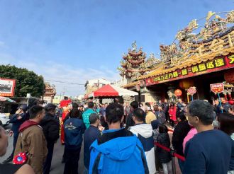 115年2月18日初二縣長至六興宮發紅包