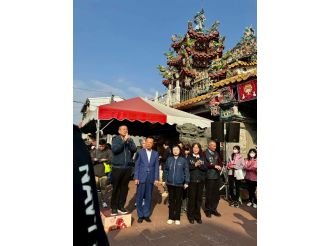 115年2月18日初二縣長至六興宮發紅包