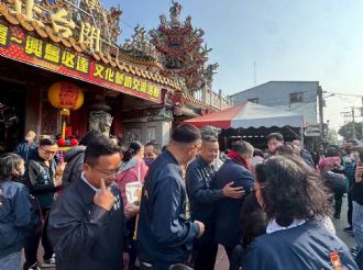 115年2月18日初二縣長至六興宮發紅包