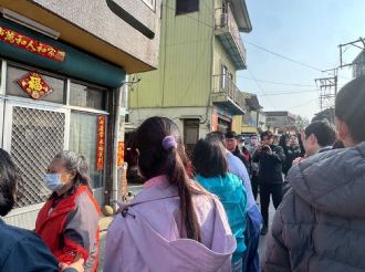 115年2月18日初二縣長至六興宮發紅包