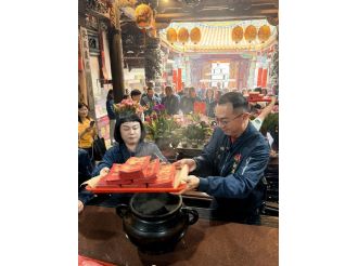 115年1月26日新港鄉公所安心、用心，普發振興禮金3000元，在溪北六興宮一心禀告，萬誠上達，恭請媽祖鑒納，加持護佑。