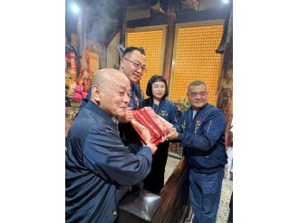115年1月26日新港鄉公所安心、用心，普發振興禮金3000元，在溪北六興宮一心禀告，萬誠上達，恭請媽祖鑒納，加持護佑。