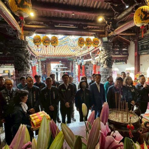 115年2月18日初二縣長至六興宮發紅包